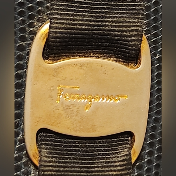 SOLD! Salvatore Ferragamo Black leather Tri-fold wallet. - Picture 13 of 15